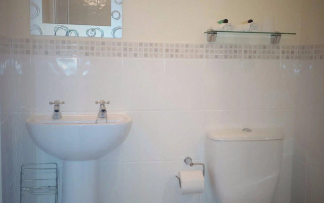 Ascot House Guest House (Adults Only)