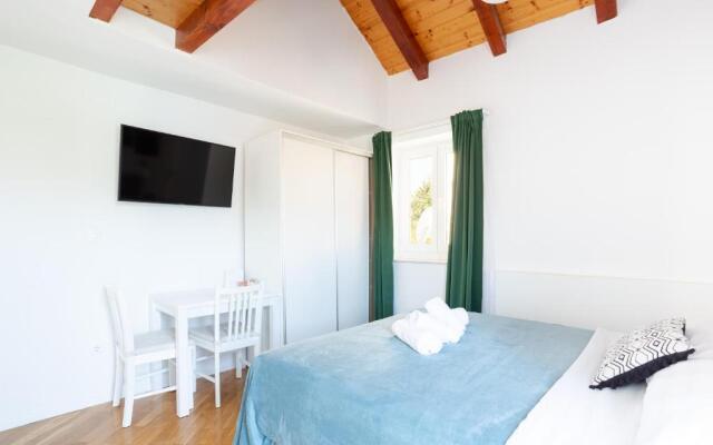 House Lodging Apartments Toni