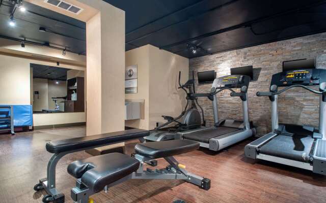 Clarion Hotel & Suites