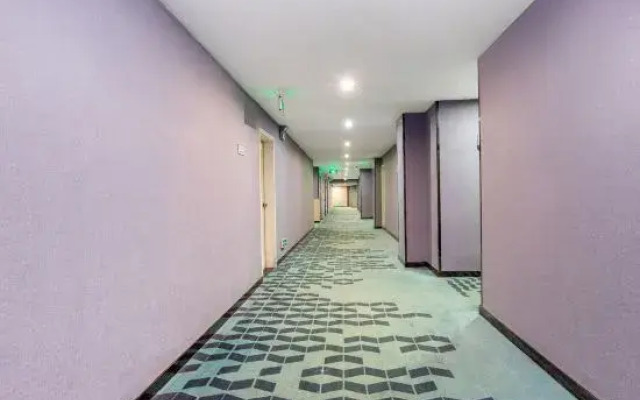 7Days Inn Hotel (Shenzhen Science and Technology Park Subway Station Vientiane City)