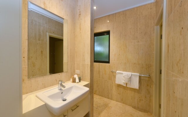 OneLuxe Luxury Holiday House