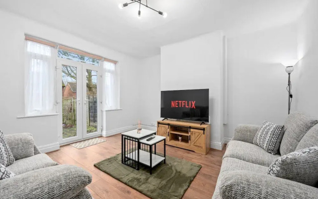 Modern 3-bedroom Home With Garden