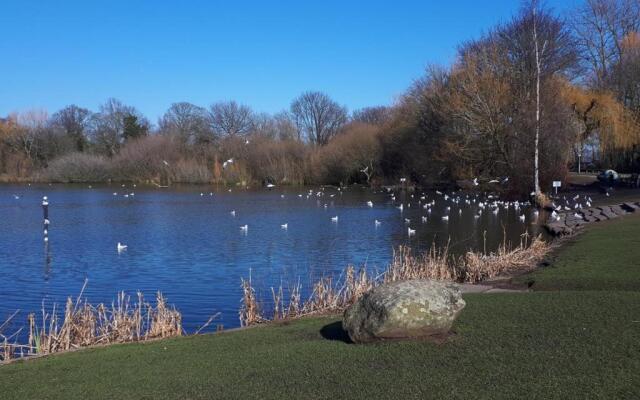 Pet Friendly - 7 Guests - Idyllic Village