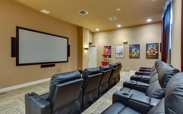 Summer Sparkle 4 Bedroom Home by RedAwning