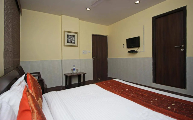 OYO 2206 Hotel Rajawat Manor