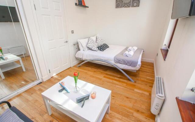 Studio Flat near Liverpool Street