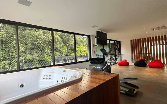 Mans o 6 Suites Riviera