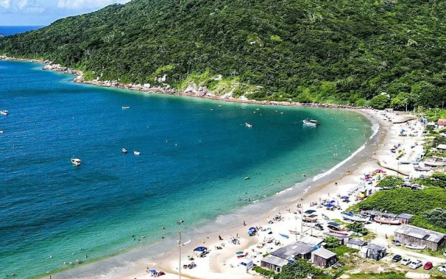 Gaivotas Golden - a 200 metros da praia