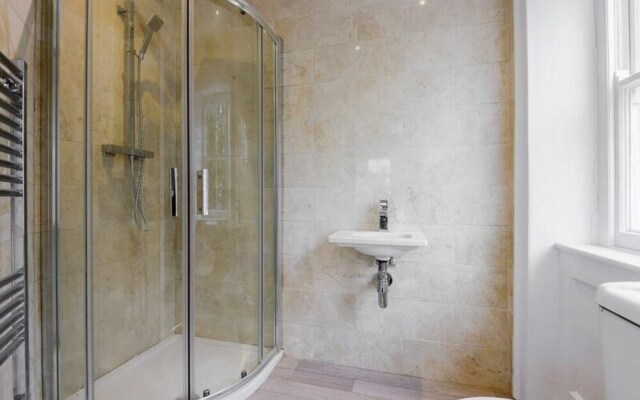 Luxury Listed Townhouse 350 Yds From Racecourse