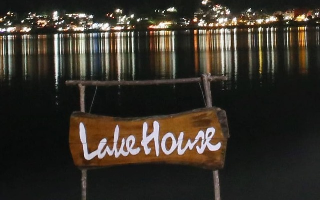 Hotel Lake House