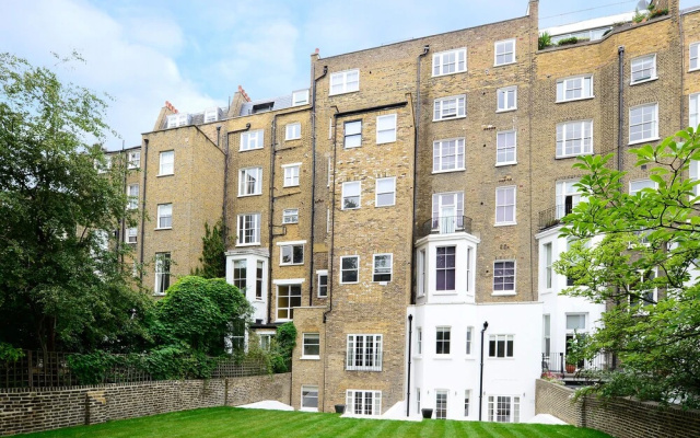 Somerset Court Apartments