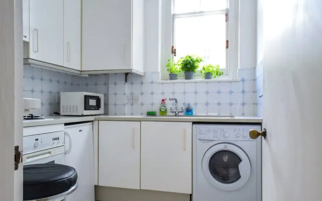 1 Bedroom Mansion Block Apartment in Westminster