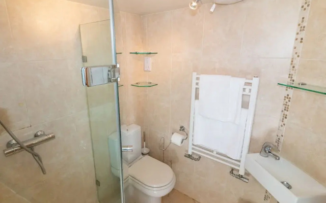 The River Cam Escape - 5BDR with Private Garden with Pond