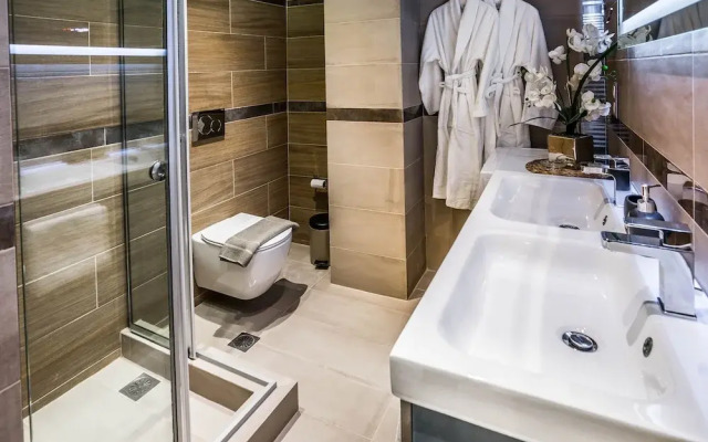 Le Mar Luxury Apartments by Checkin