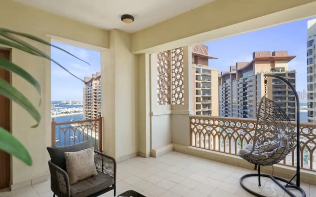 Luxury 2BR Maid Enjoy Stunning Marina View