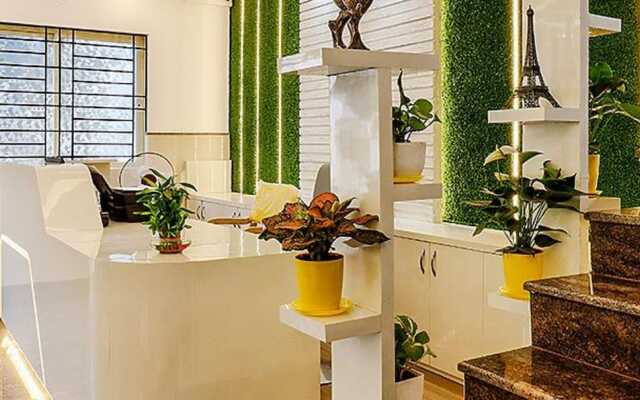 Fabhotel Marella Suites