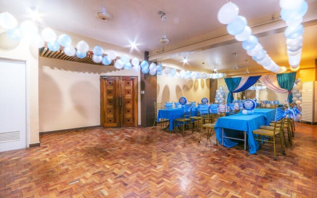 Rooms 498 Hostel