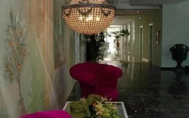 Domizia Palace Hotel