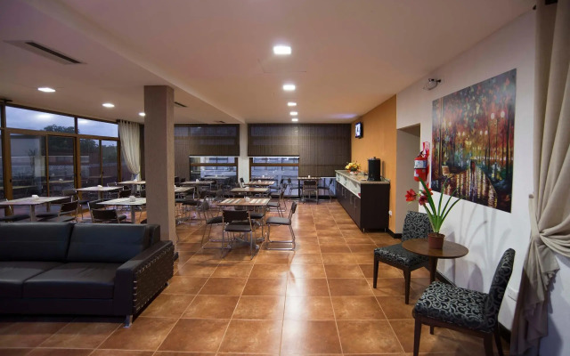 Arami Hotel & Lodge