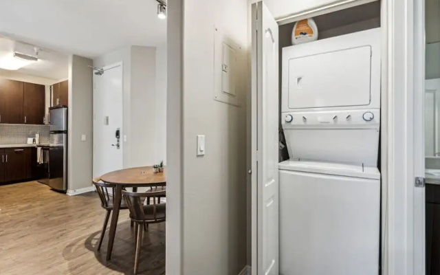 Chic Marina Oasis 5 Star Amenities Central