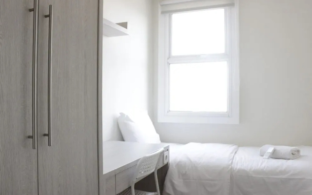 Spacious 3BR Apartment Parahyangan Residence near UNPAR