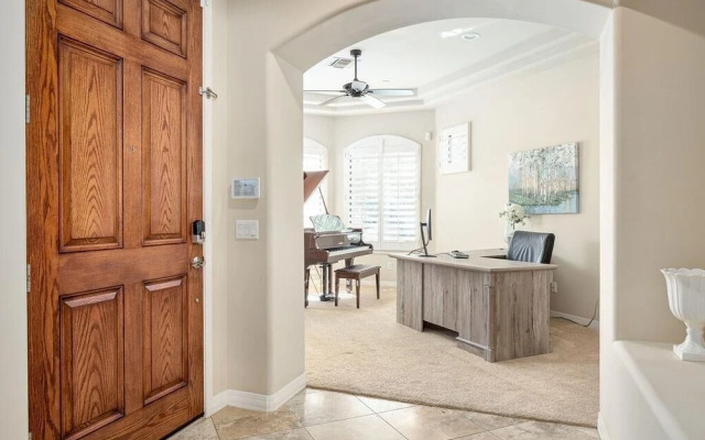 Minnezona Elegant Home w Poolside Retreat