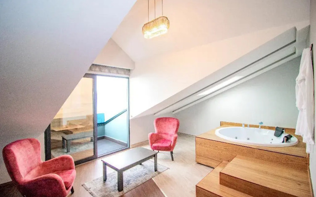Peerless Villas Hotel