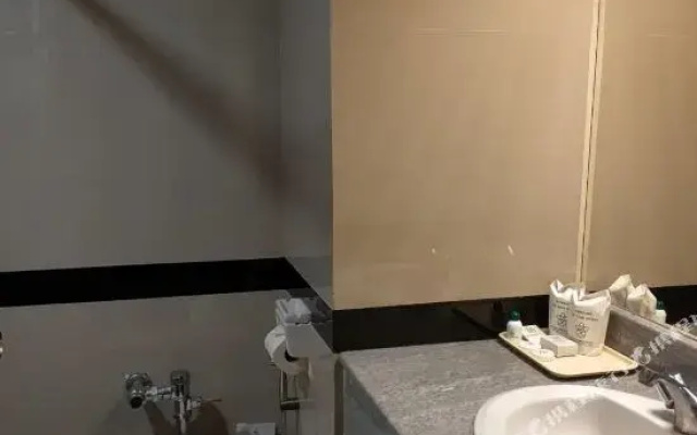 Betong Merlin Hotel (SHA Extra Plus)