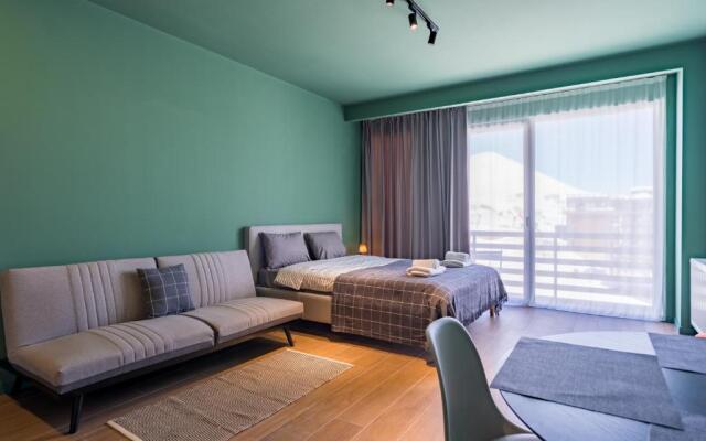 Gudauri Roshka Apt #412