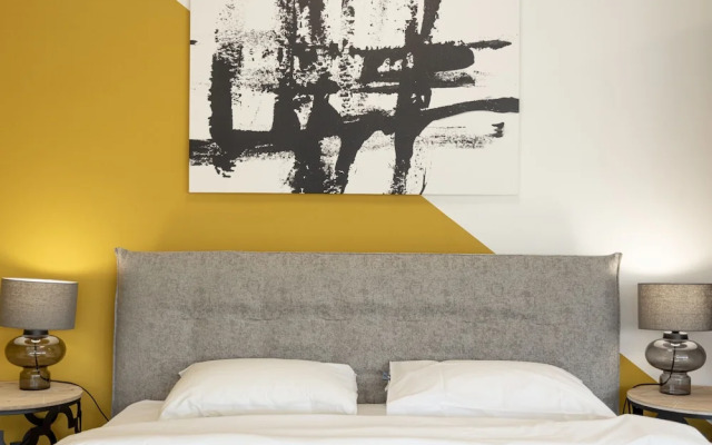 Spacious Urban Retreat Central 2-bedroom Haven for 8