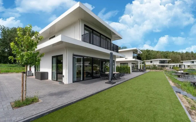 Villa in Zeewolde With Garden