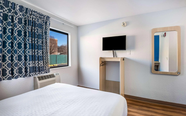 Americas Best Value Inn East Peoria