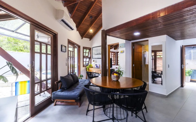 Casa Charmosa com Piscina - Barra do Una