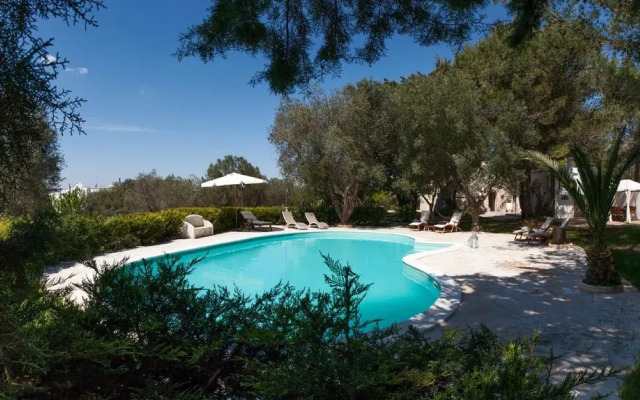 188 Trulli Con Piscina A Ceglie Messapica