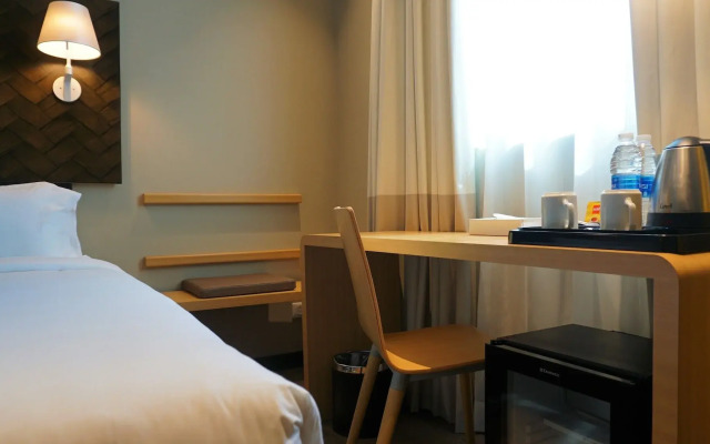 ibis Jeddah City Center
