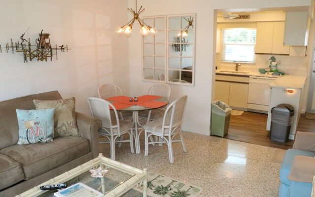 Jamaica Royale 025 - 1 Bedroom Condo