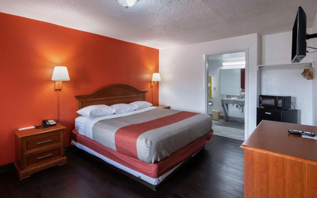 Motel 6 Montgomery, AL - Coliseum