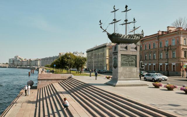 Апартаменты на Воскресенской набережной 20