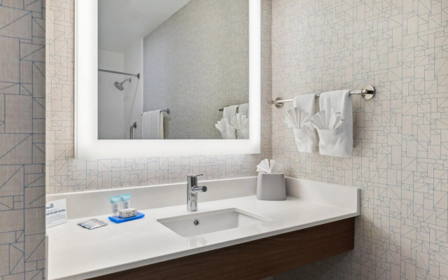 Holiday Inn Express & Suites Mountain View Silicon Valley by IHG