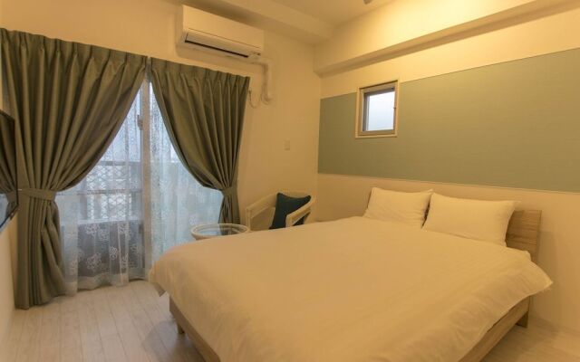 Y‘ Rise To Hotel Itoman