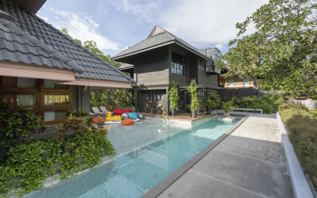 Phrip Phri Luxury Pool Villas