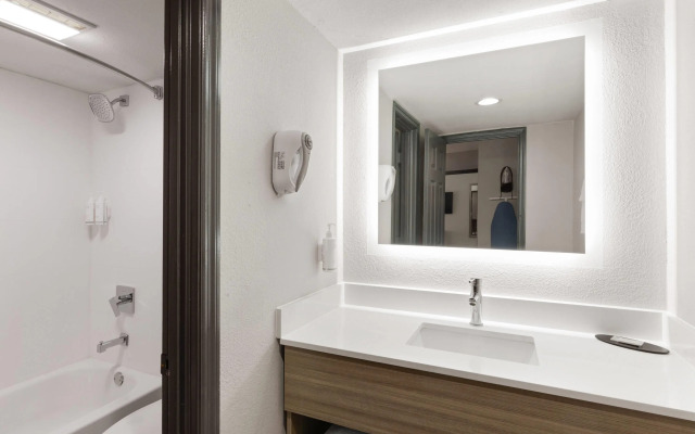 La Quinta Inn by Wyndham Nashville South