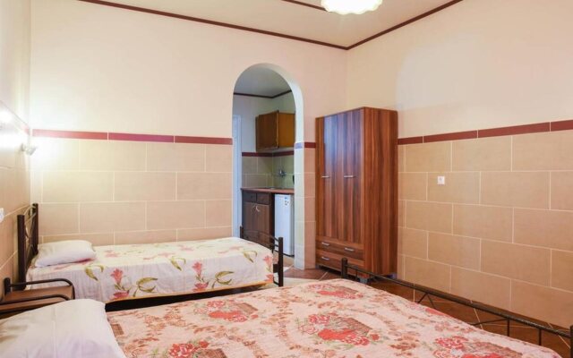 Chrysoula Hotel & Apartments