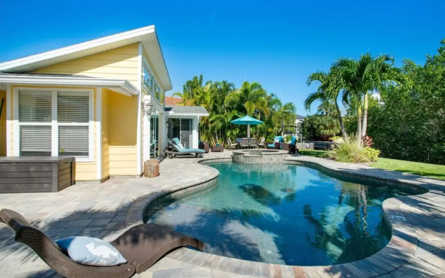 Luxe 3BR Siesta Key Home Pool