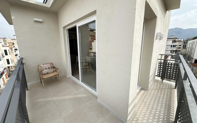 Arago 273 in Roses With 2 Bedrooms and 2 Bathrooms