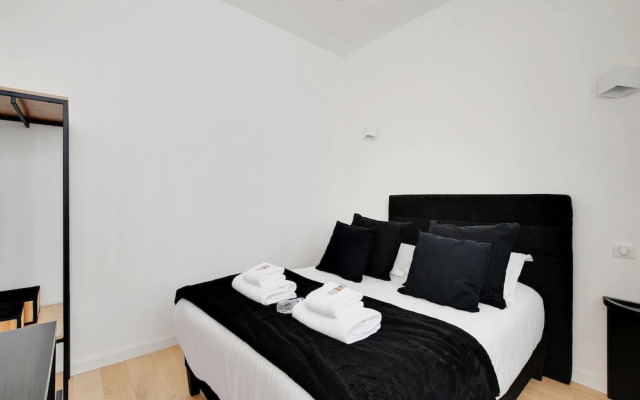 Authentique Apartment - 1br- 2P- Voltaire