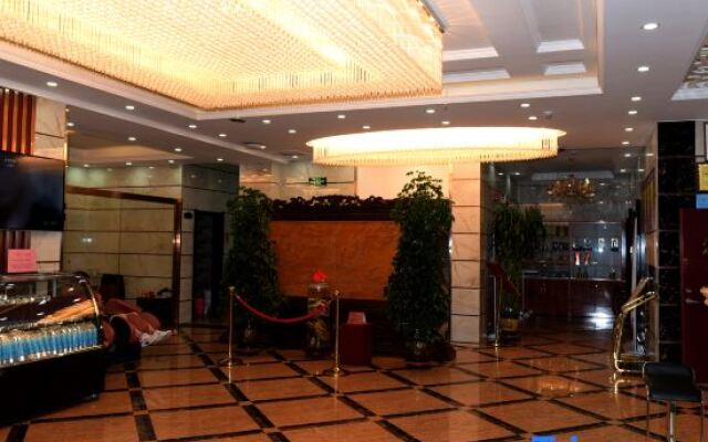 Dunhuang Yingyuan Hotel (Shazhou Night Market)