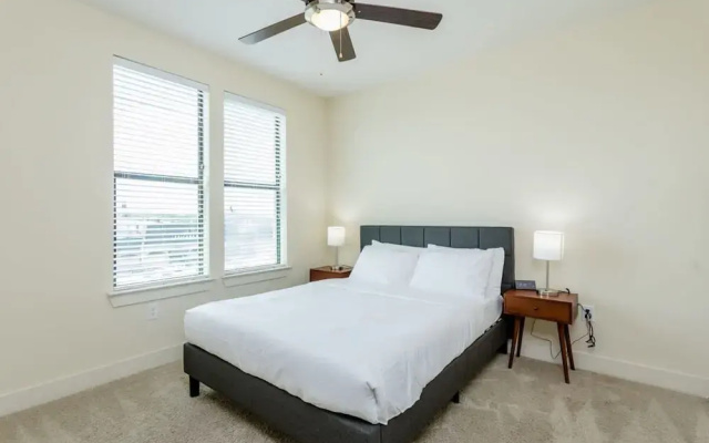 Renew Tanglewood 3-bedroom in Uptown Houston