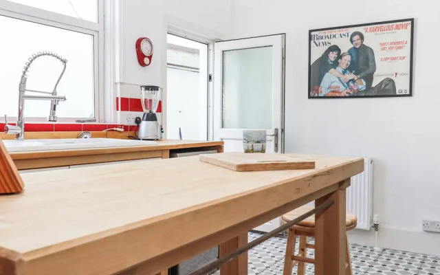 Goldhurst Apartment