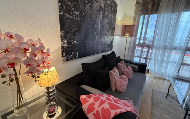 Apartment 5 Guests ,WANDA , Aeropuerto, IFEMA